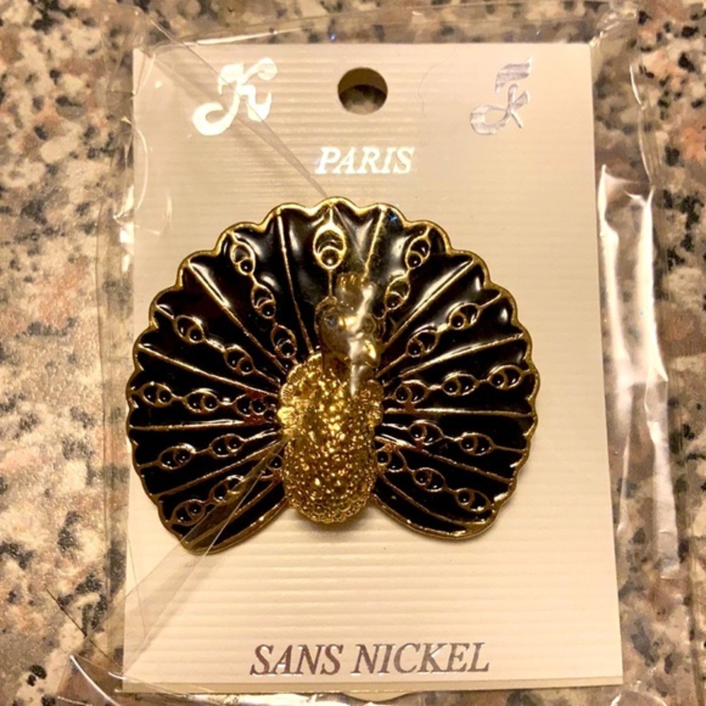 Vintage enamel brooch pin